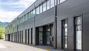 Construction d'un bâtiment comprenant surfaces industrielles et commerciales entièrement modulables à Bevaix